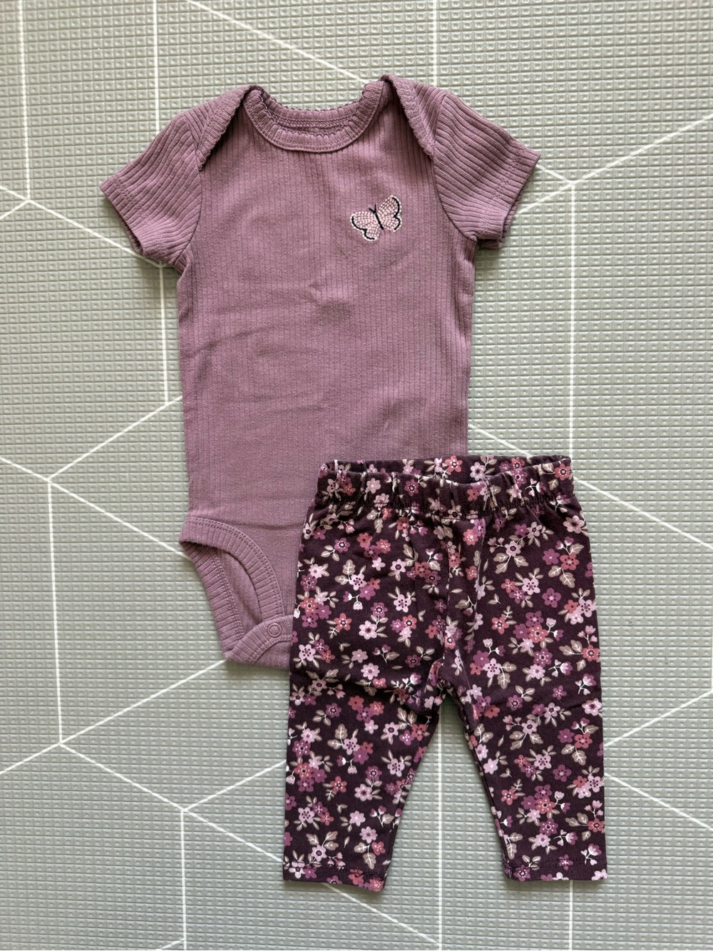 Carters|Baby girl set,Mauve Butterfly Ribbed Bodysuit & Floral leggings•••0-3M